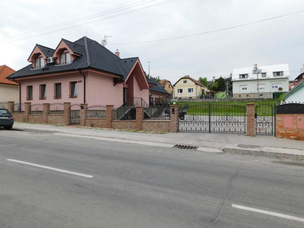 Apartmanovy Penzion Bojnice Exterior foto